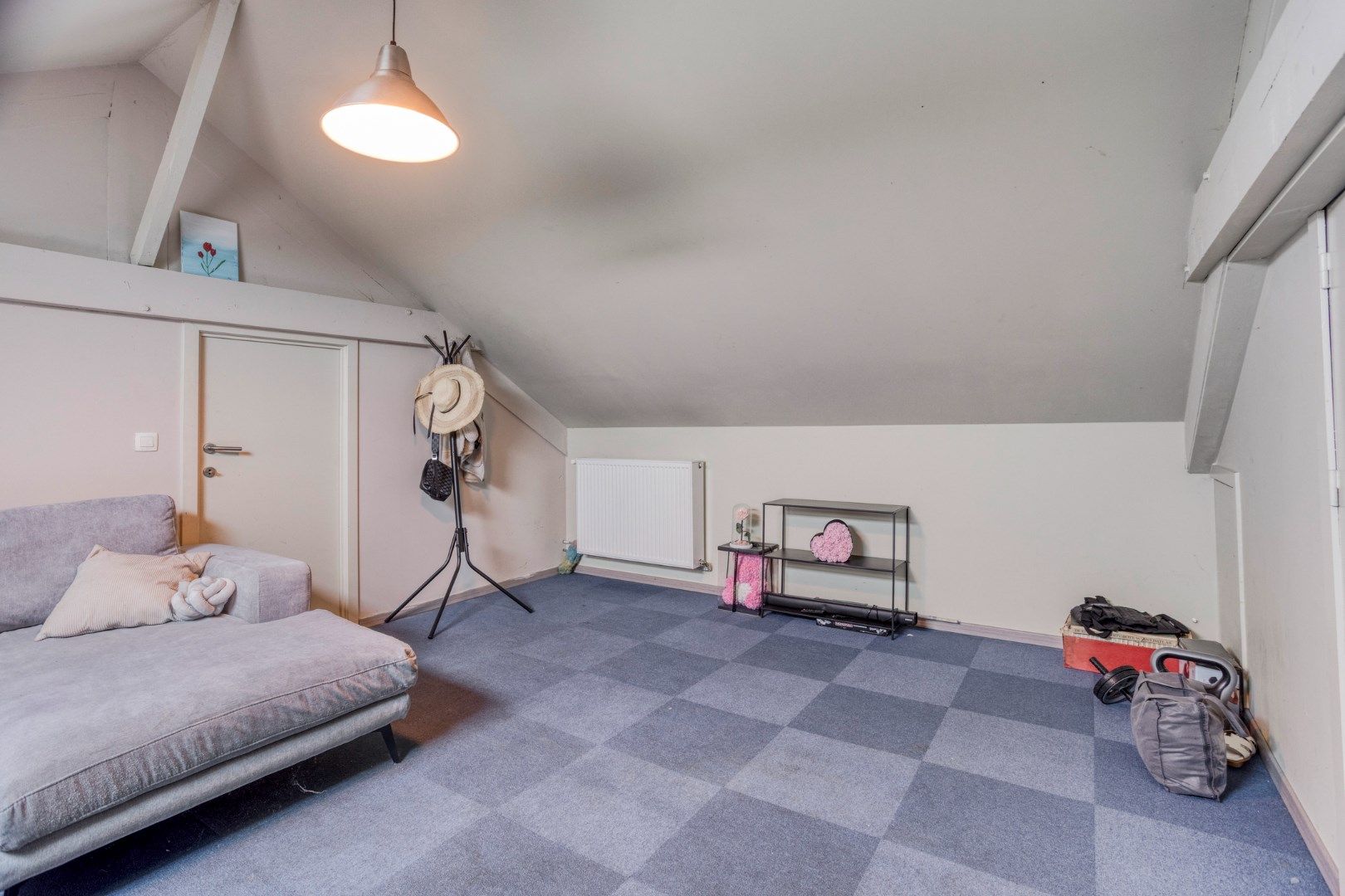 Gelijkvloerse woning met 2 slpks en inpandige garage op 824 m² !  foto 10