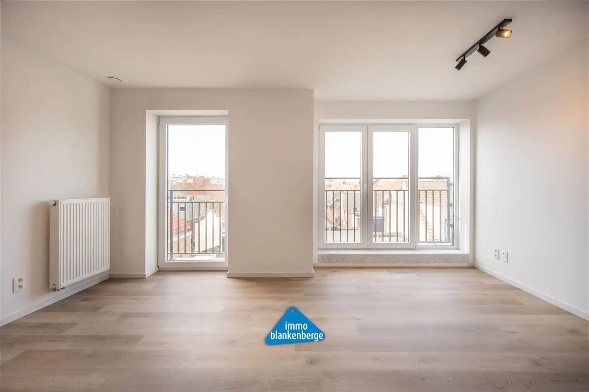Volledig afgewerkt appartement met 1 slaapkamer foto 2