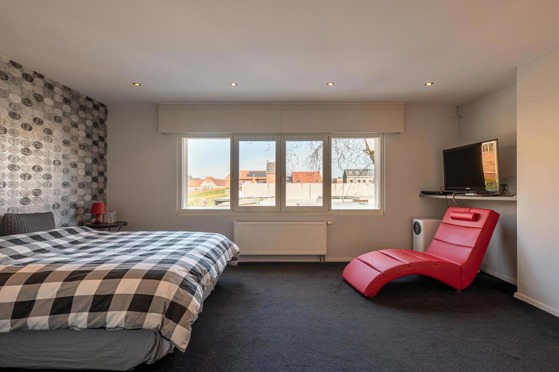 Woning met multifunctioneel gelijkvloers en magazijn/garage op een perceel van 536m². foto 23
