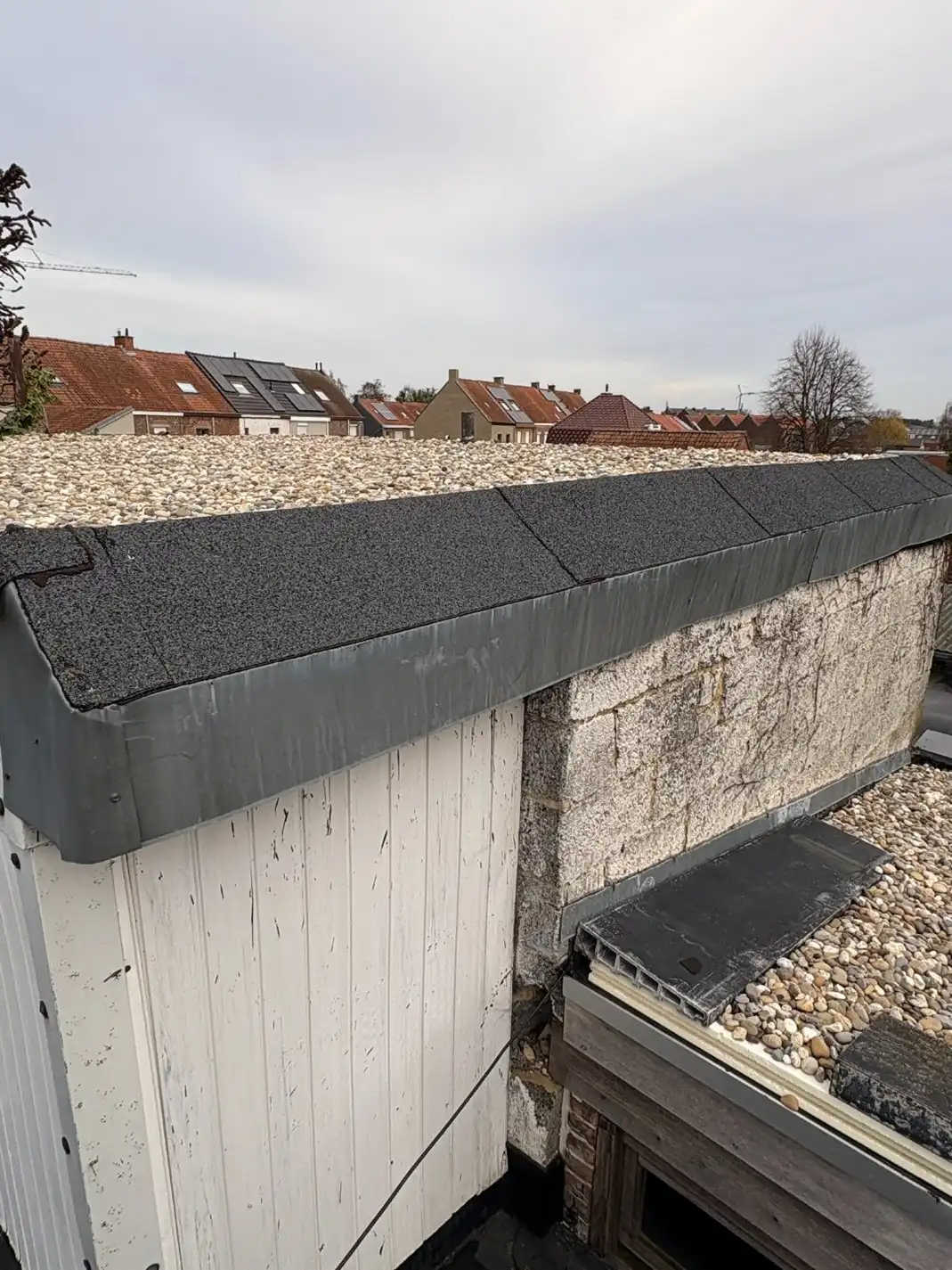 Opslagplaats/atelier in het centrum van Kuurne met vrijstaande garage en bureauruimte foto 21