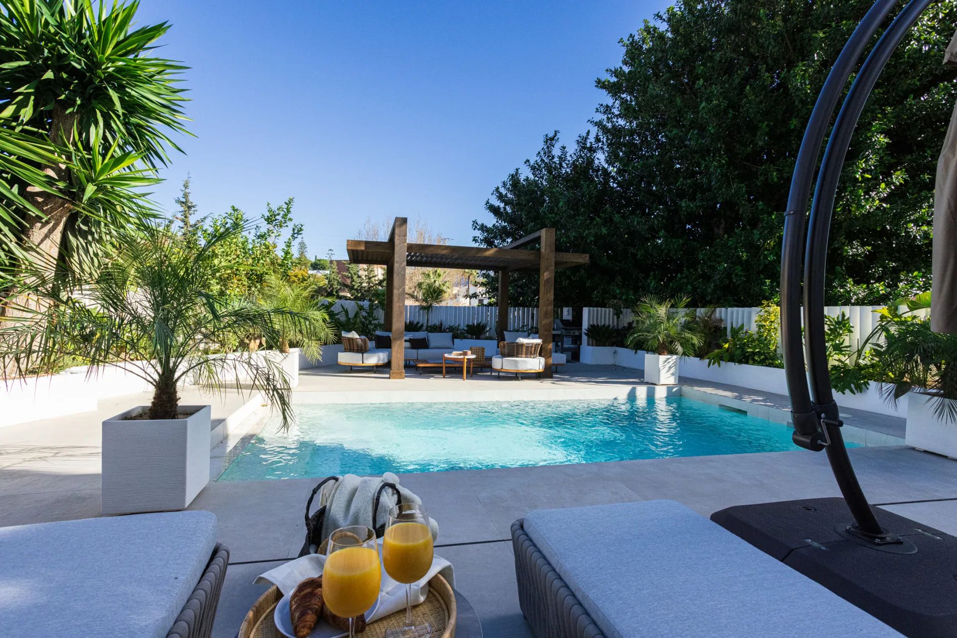 Ervaar ultieme luxe: exclusieve villa met infinity pool en panoramisch uitzicht in Nueva Andalucia foto 24