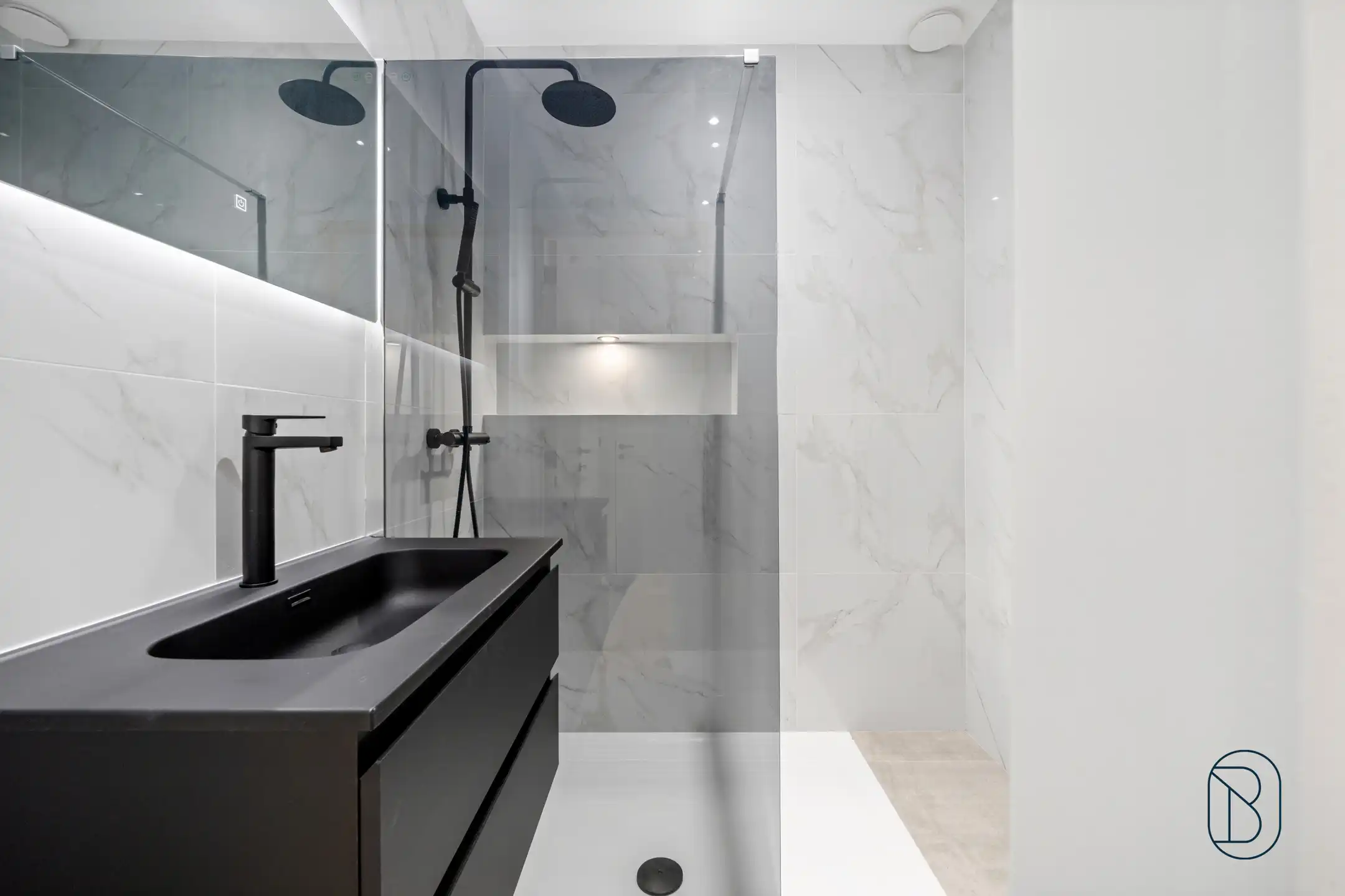 Gerenoveerd appartement met stadstuin en garage in Wevelgem foto 12