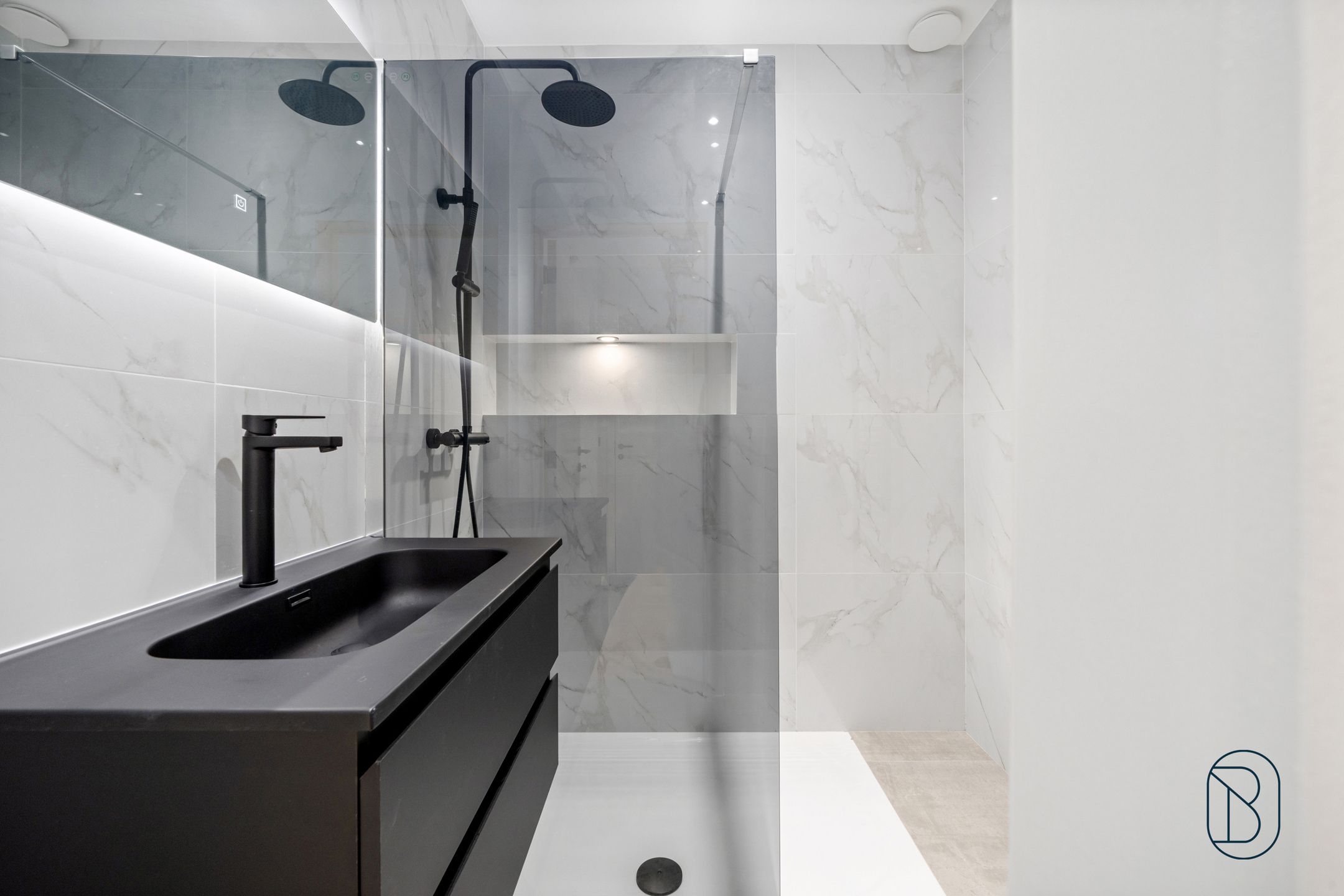 Gerenoveerd appartement met stadstuin en garage in Wevelgem foto 12