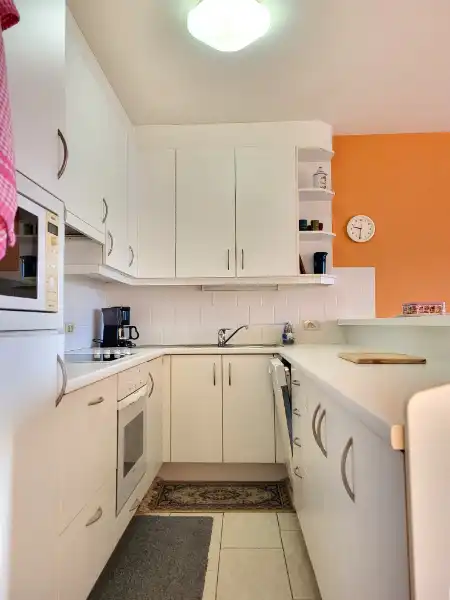 Ruim 2 slaapkamer appartement met zuidgericht terras te koop foto 5