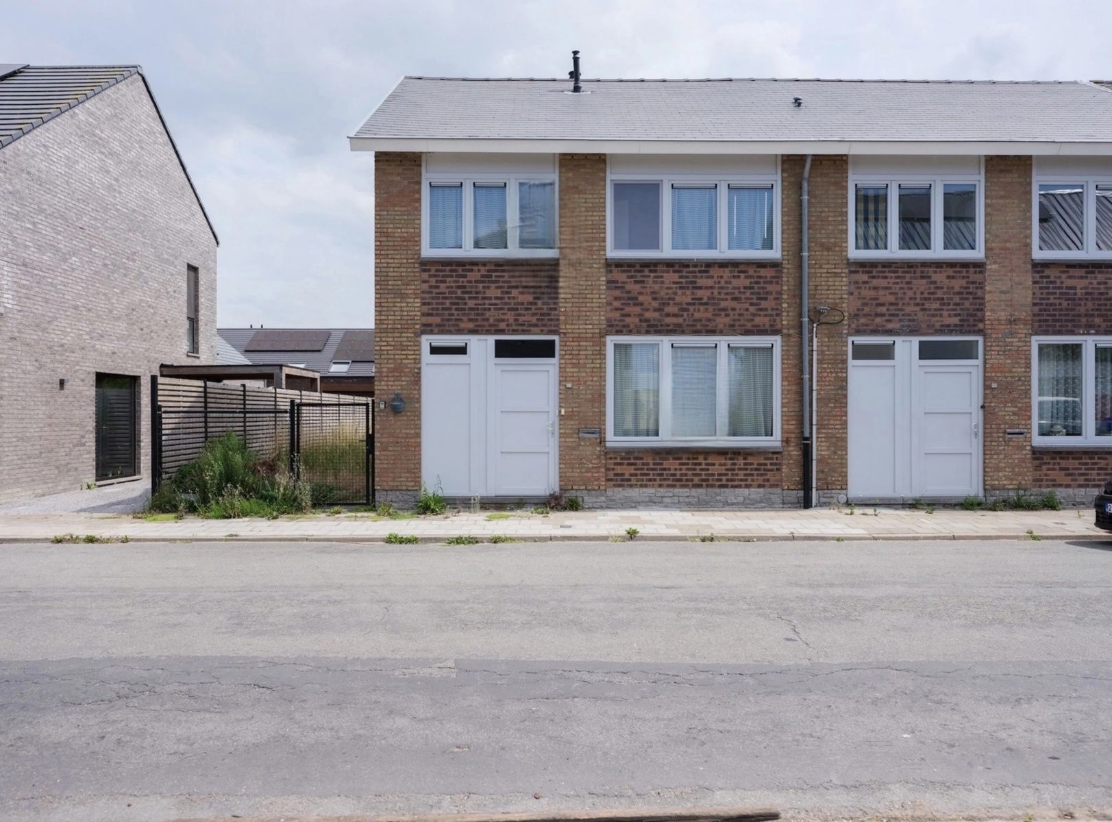 Centraal gelegen halfopen bebouwing met tuin te Zwankendamme foto {{pictureIndex}}