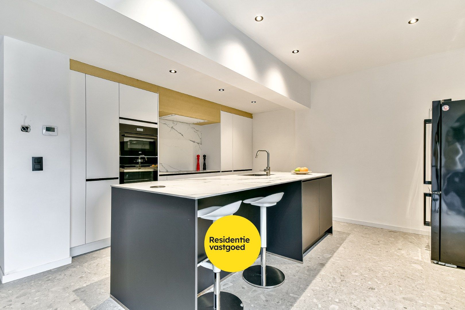 Volledig gerenoveerde halfopen woonst foto 7