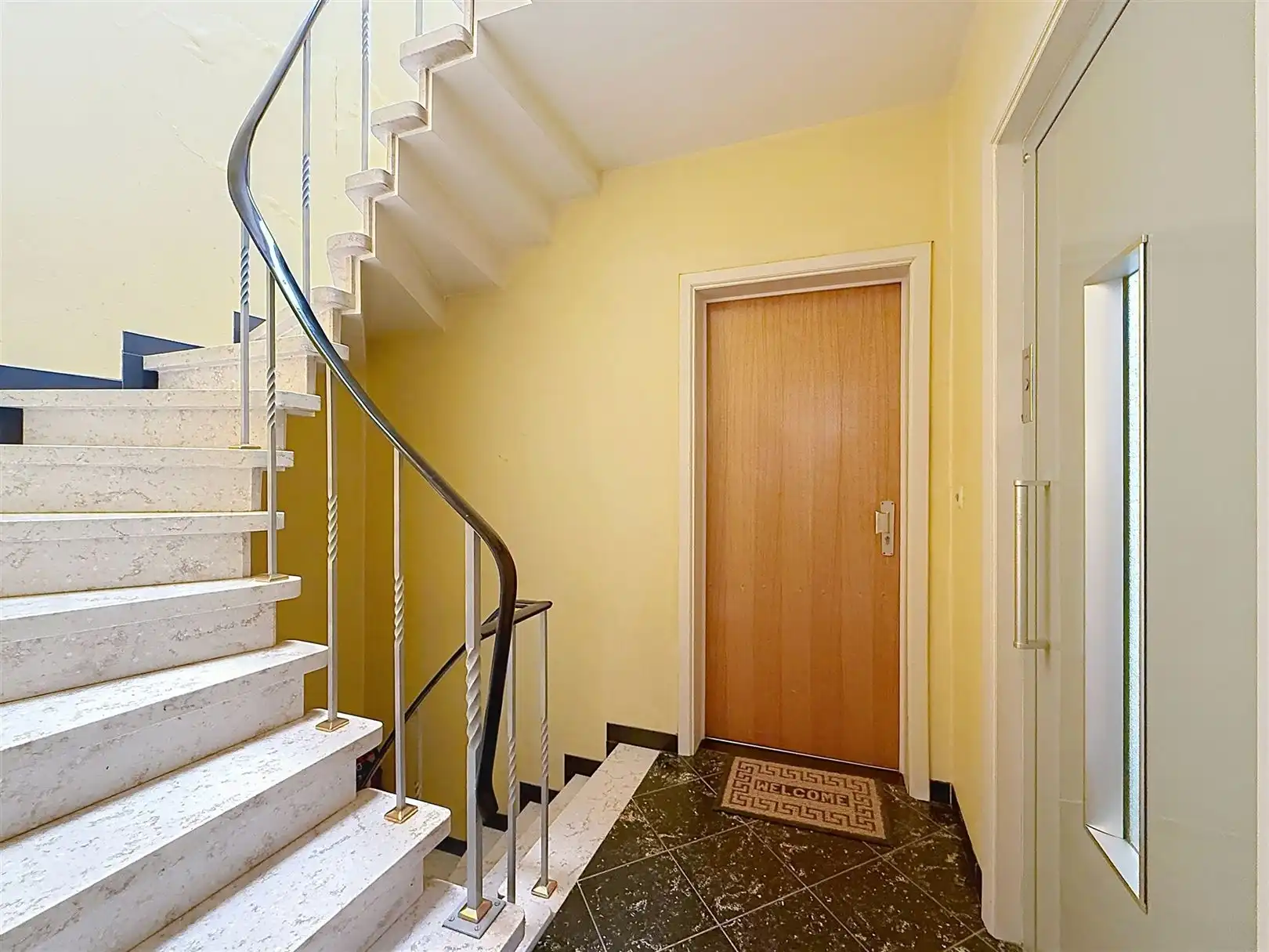 Opbrengsteigendom van 6 APP en handelspand foto 34