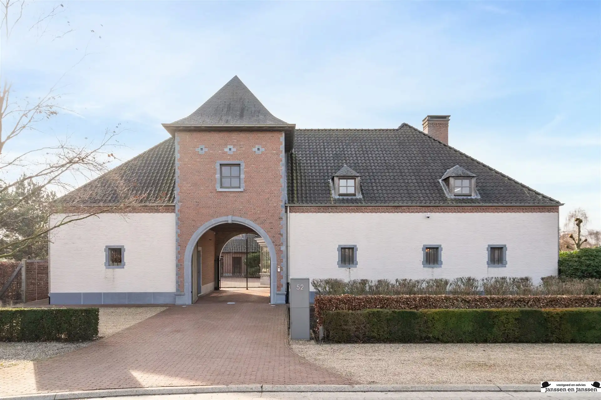 Exclusieve villa op een perceel van ca. 2000 m² in Loenhout foto 2