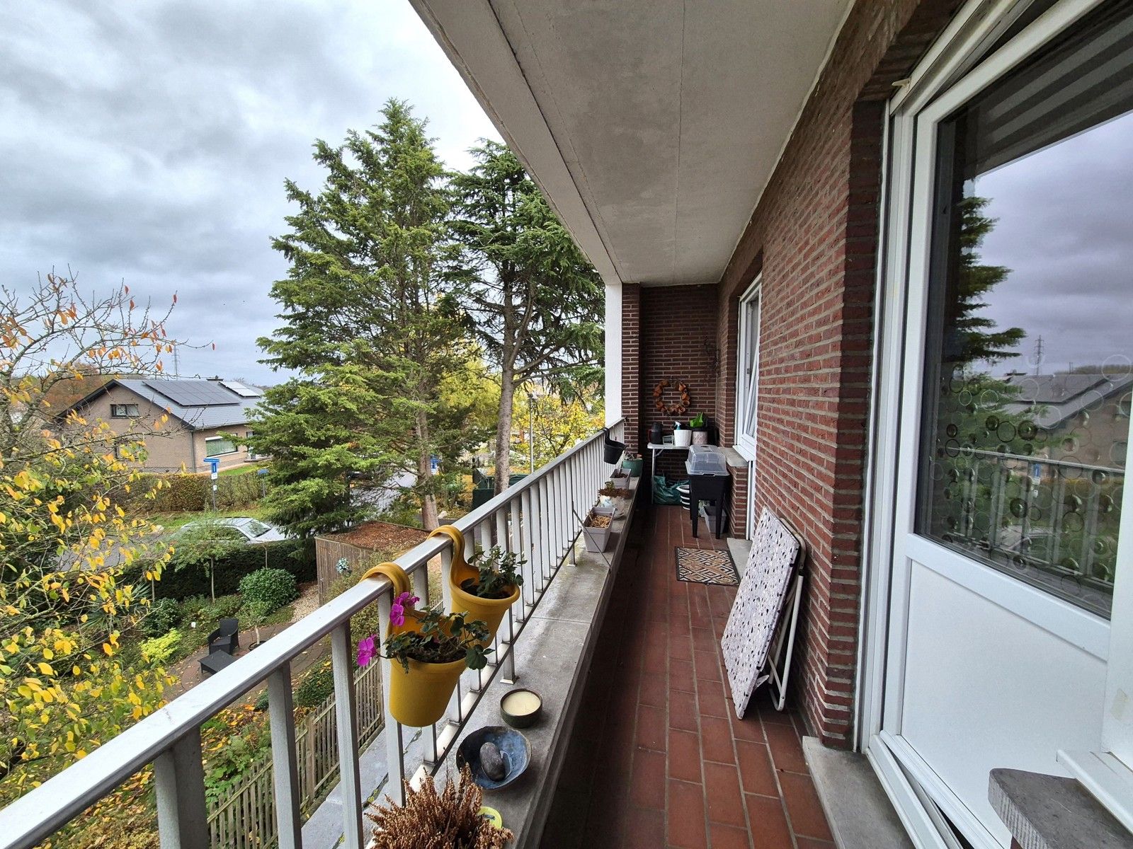 Rustig gelegen met royale living, veel licht en garage foto 14