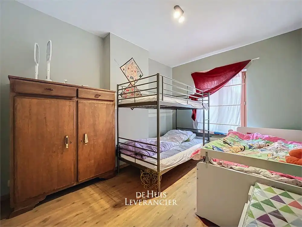 RUIME woning te koop (8 slpks, 2 badk) die ook perfect als tweewoonst kan dienen foto 32