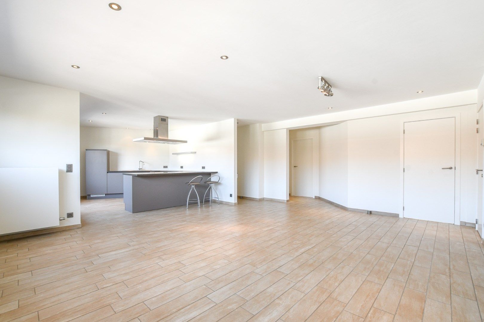 Volledig gerenoveerd appartement met terras te koop in Klemskerke (De Haan) foto 5