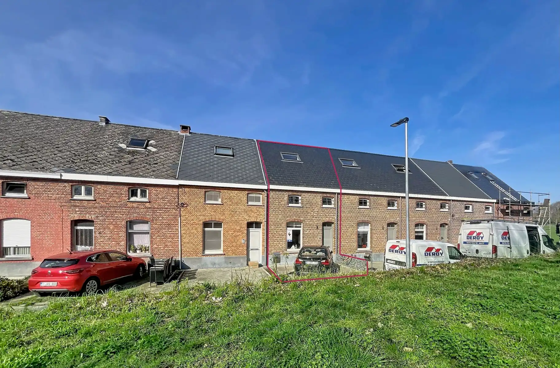 Rustig gelegen woning met 3 SLPK én Terras! foto {{pictureIndex}}