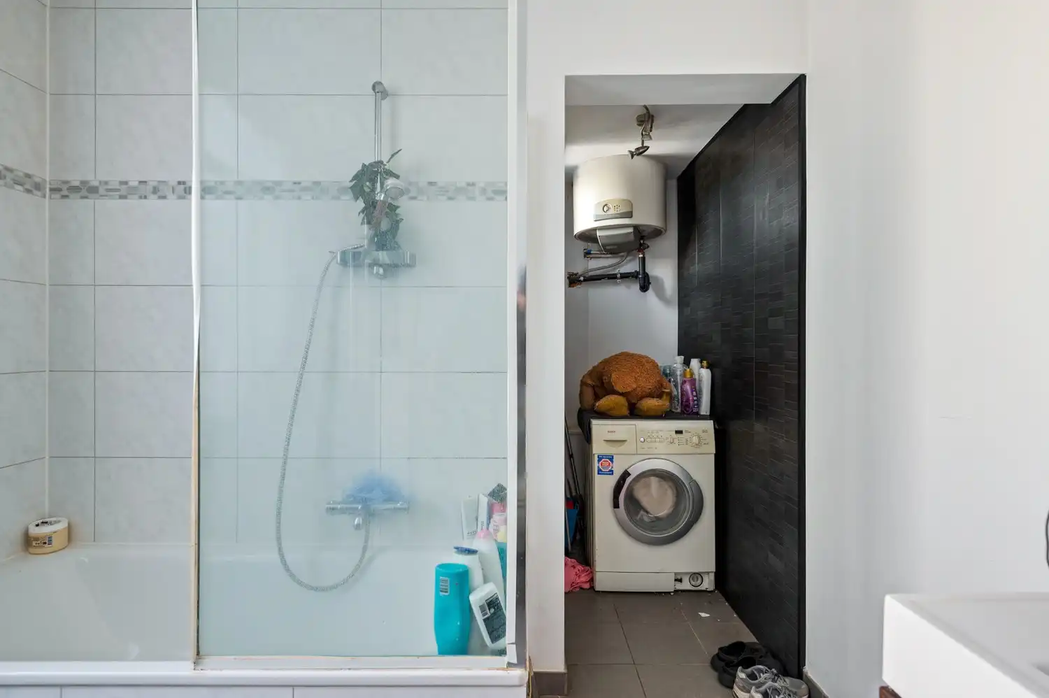 Verzorgd 1 slaapkamer appartement op uitstekende locatie! foto 11