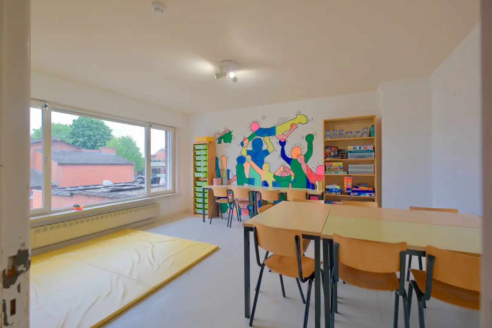 Torhout – Ruim handelspand/woning met 4 slpks en garage op 385 m² foto 17