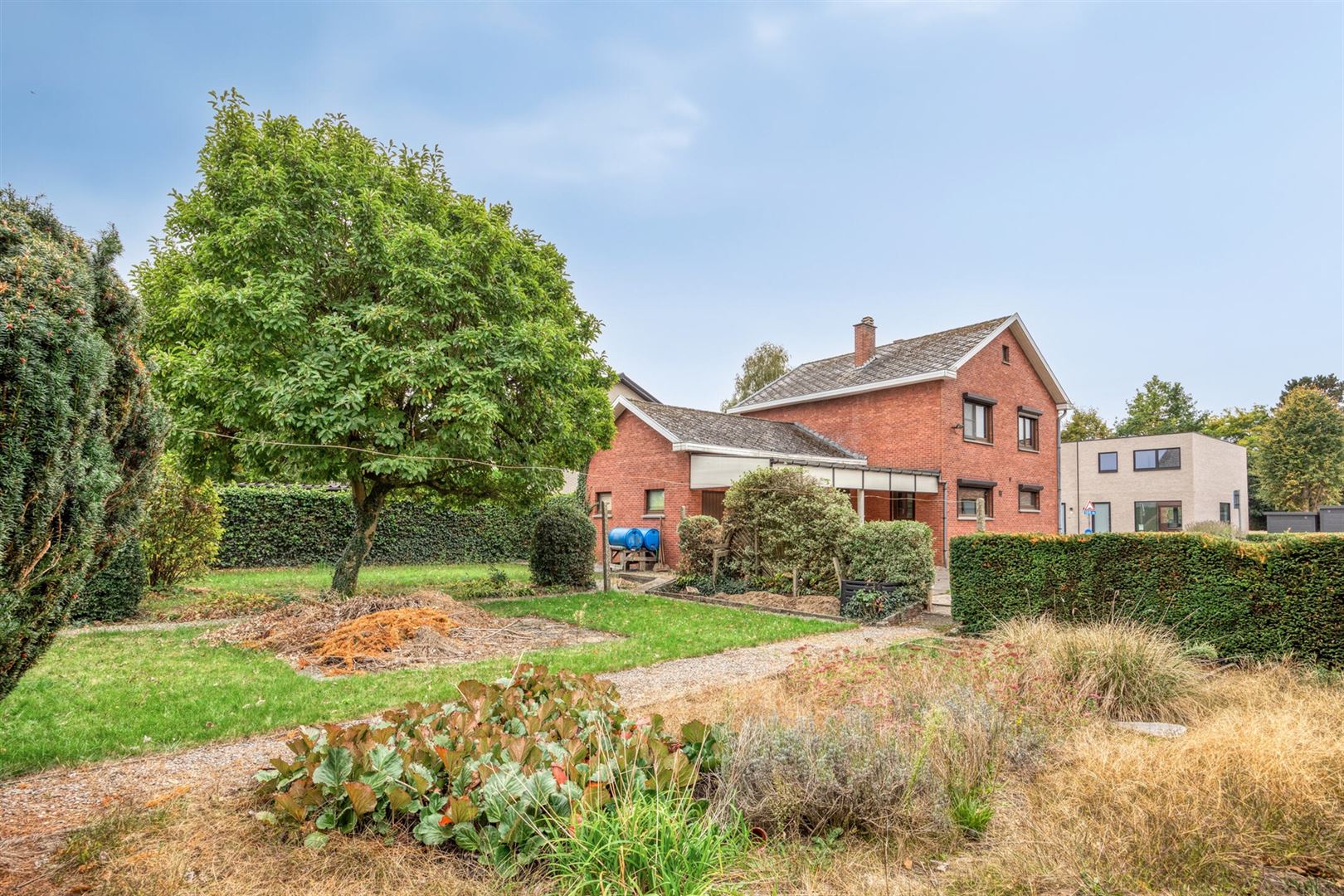 TE KOOP: Te renoveren woning te Heusden-Zolder!  foto 19