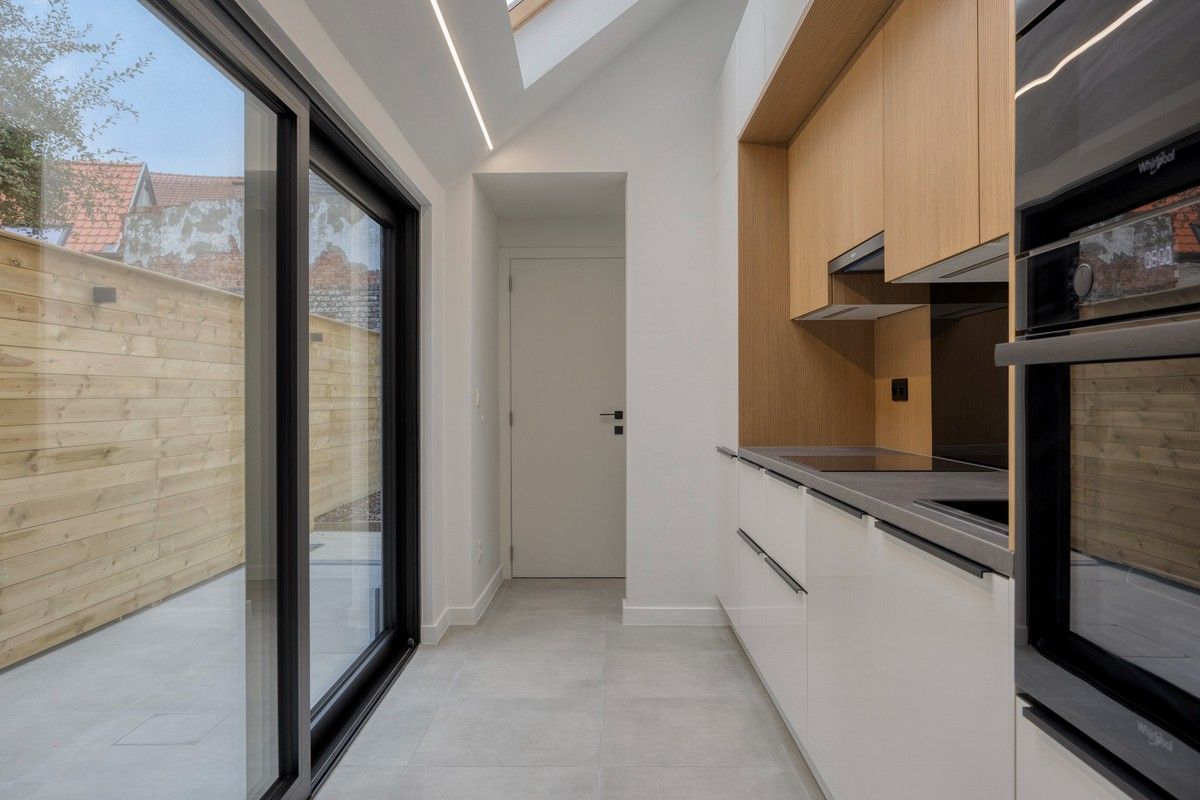 Gerenoveerde gezinswoning met ruim, hartje Ledeberg foto 9