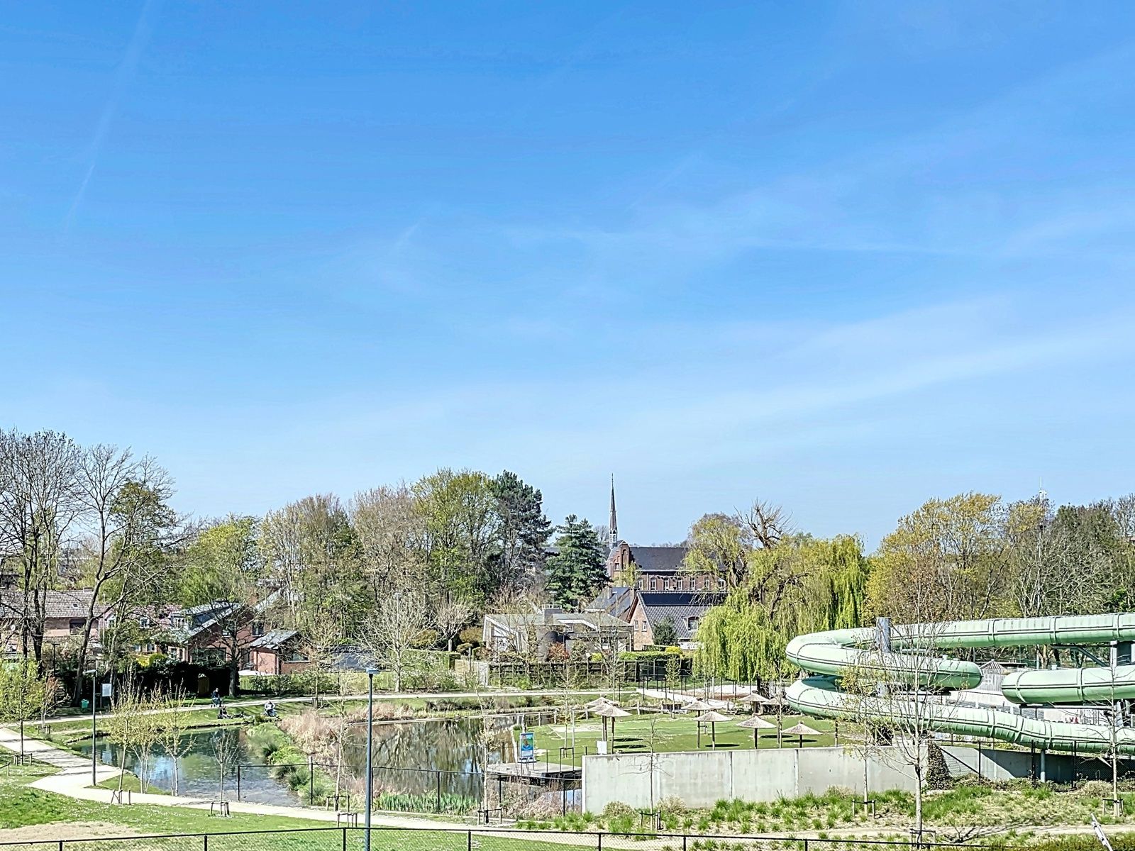 verhuurd app. met 2 slpk en garagebox aan de stadsrand foto 19