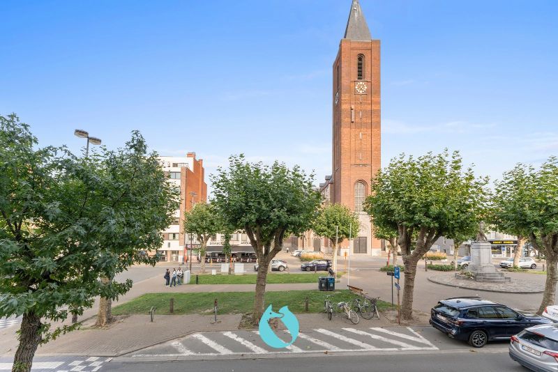 Gelegen aan de levendige Grote Markt van Zelzate foto 8