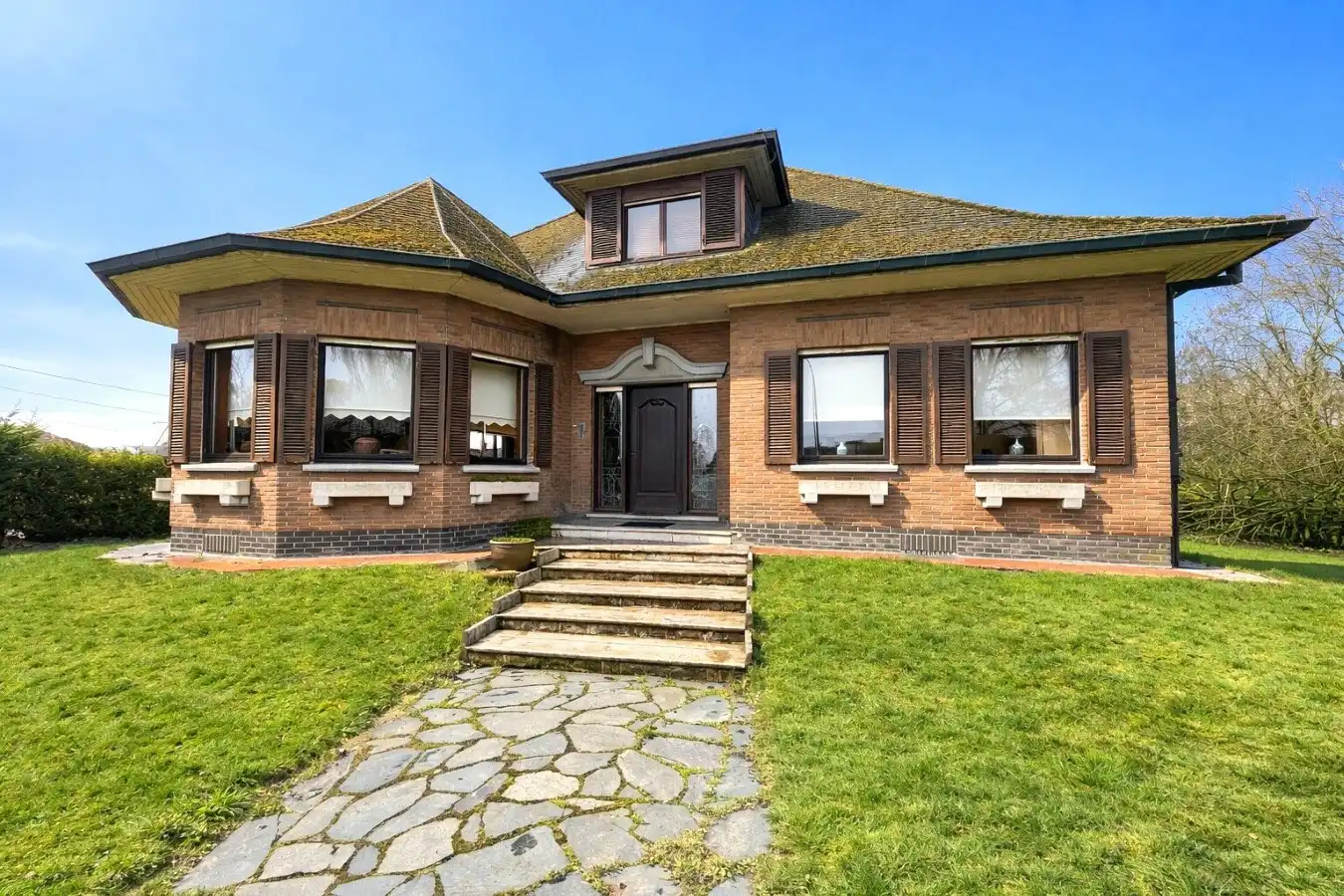 Roeselare – Unieke karakterwoning met ruime tuin foto 2