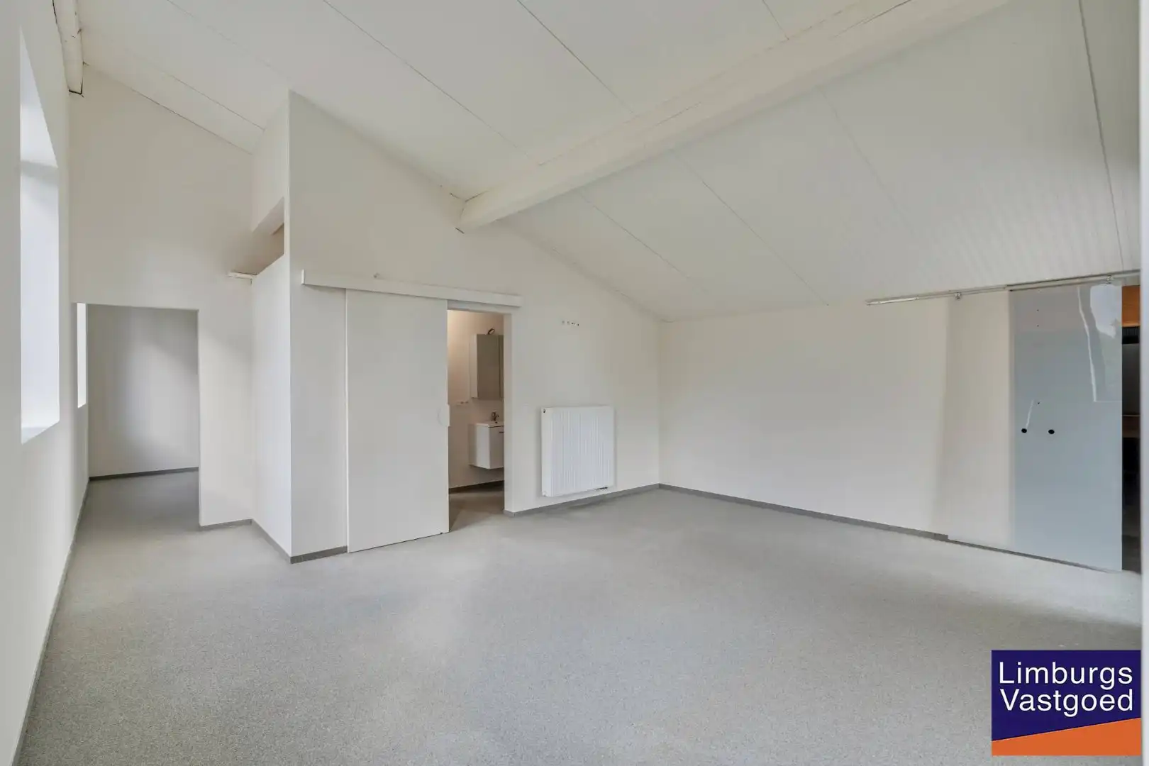 Exclusieve woning met praktijkruimte en zicht op weilanden foto 32