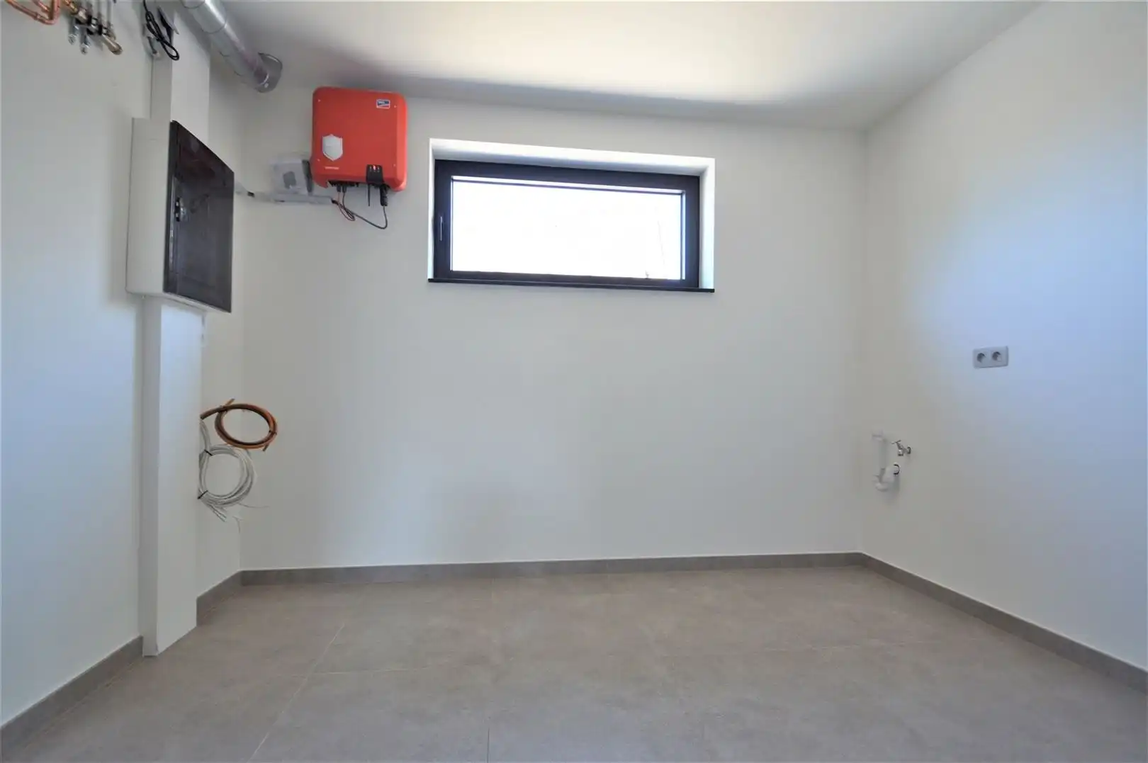 Prachtige nieuwbouw woning half open bebouwing foto 10