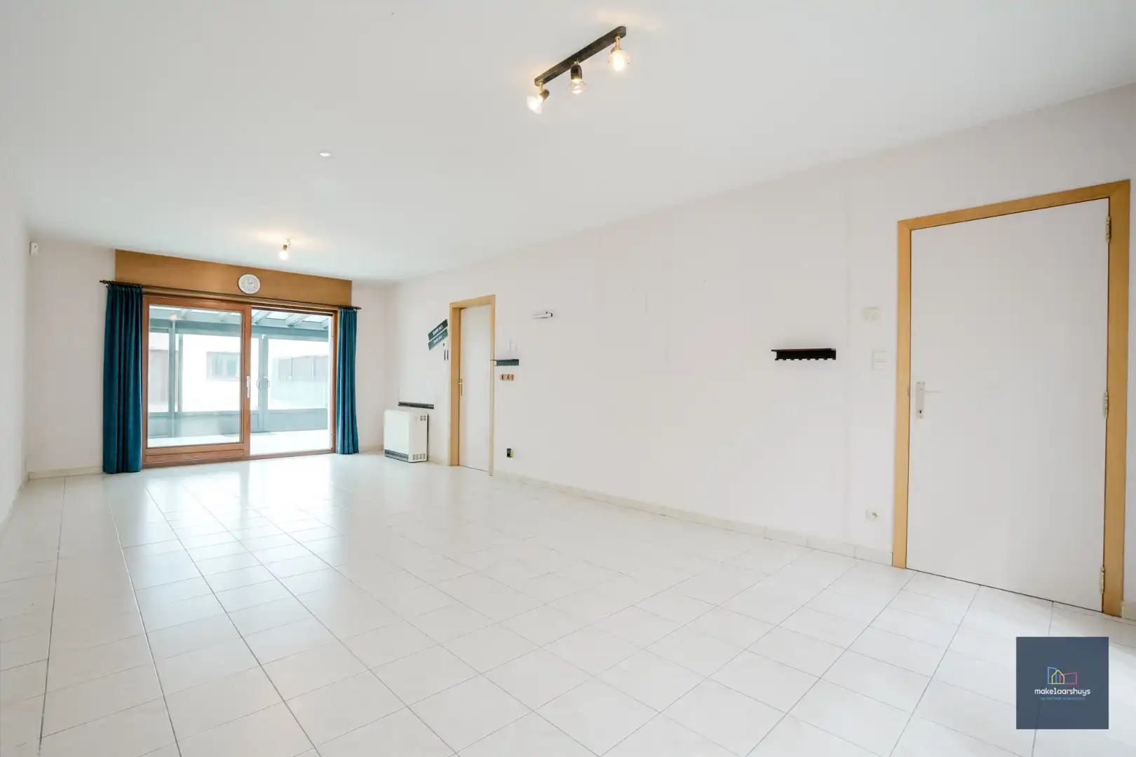 Verzorgde woning in rij met tuin en dubbele garage foto 4