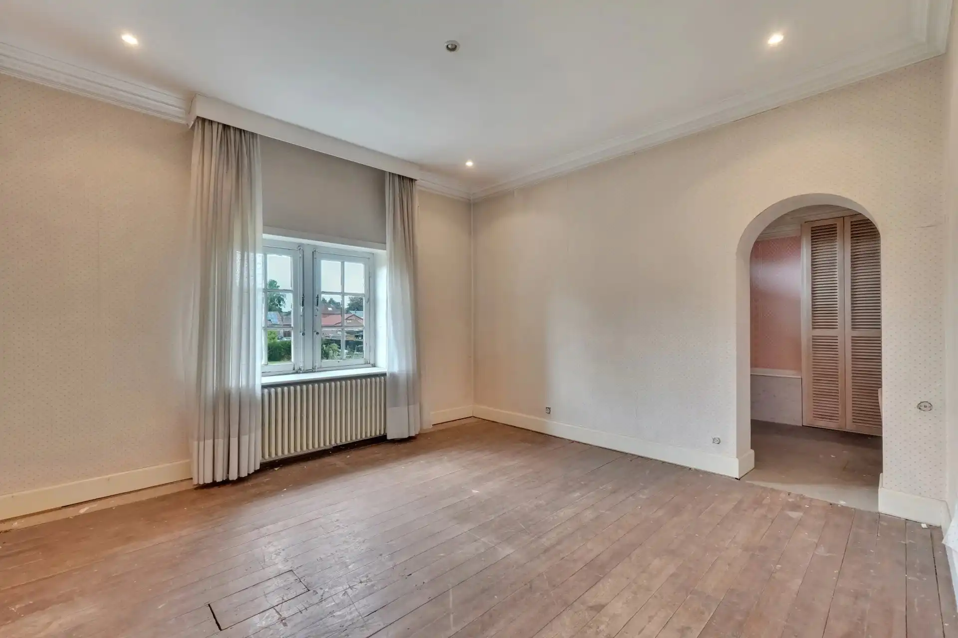Statig landhuis in klassieke stijl met Wirtz-tuin foto 13