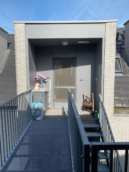 Dakstudio met parking centrum Geel! foto 10