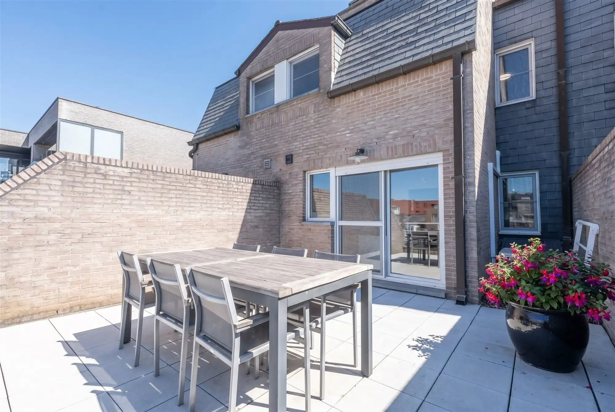 Fris triplex appartement met groot dakterras en garage foto 18