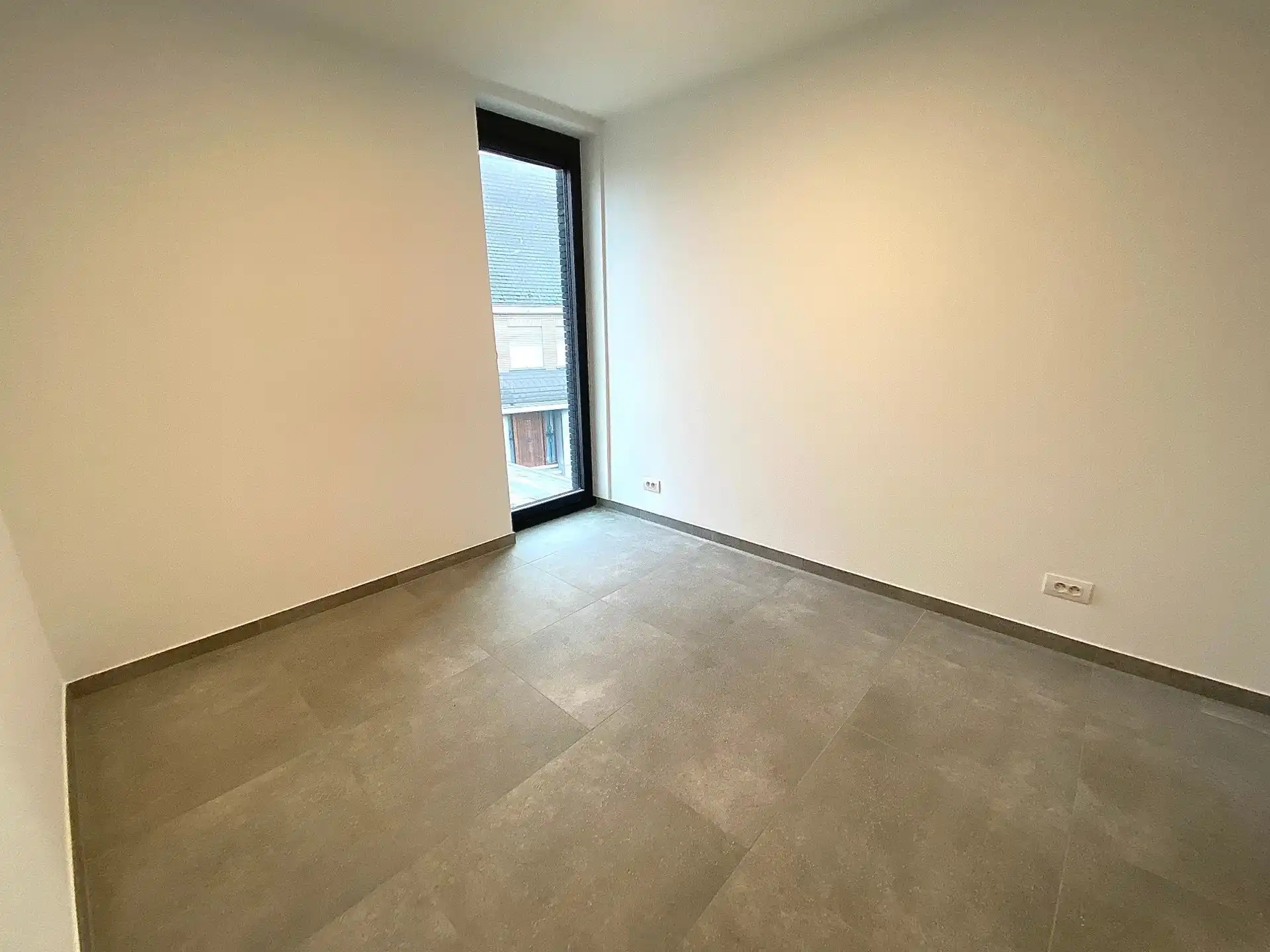 Recent appartement met twee slaapkamers in een rustige straat foto 5