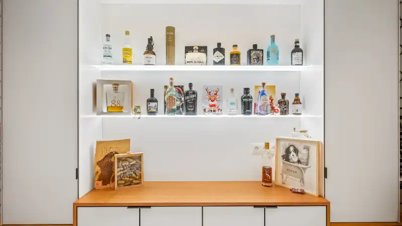 Ruime villa van 336m² op 1 hectare 45 are met vijver foto 13