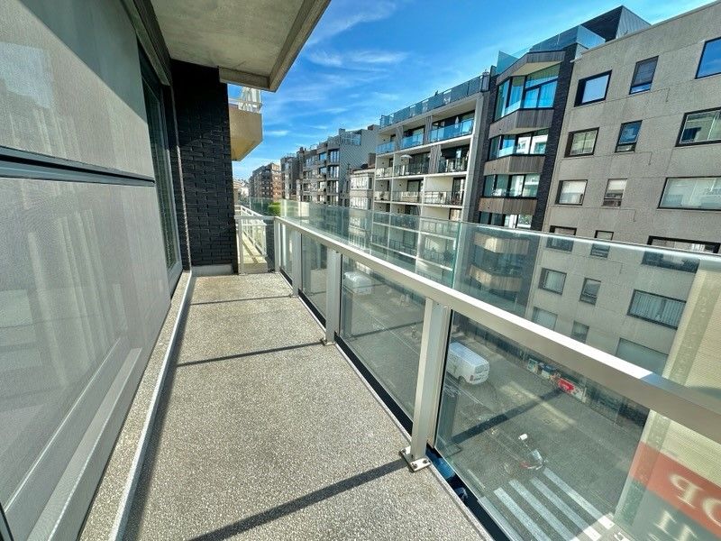 2-slaapkamer appartement met ruim terras in hartje Oostende foto 4