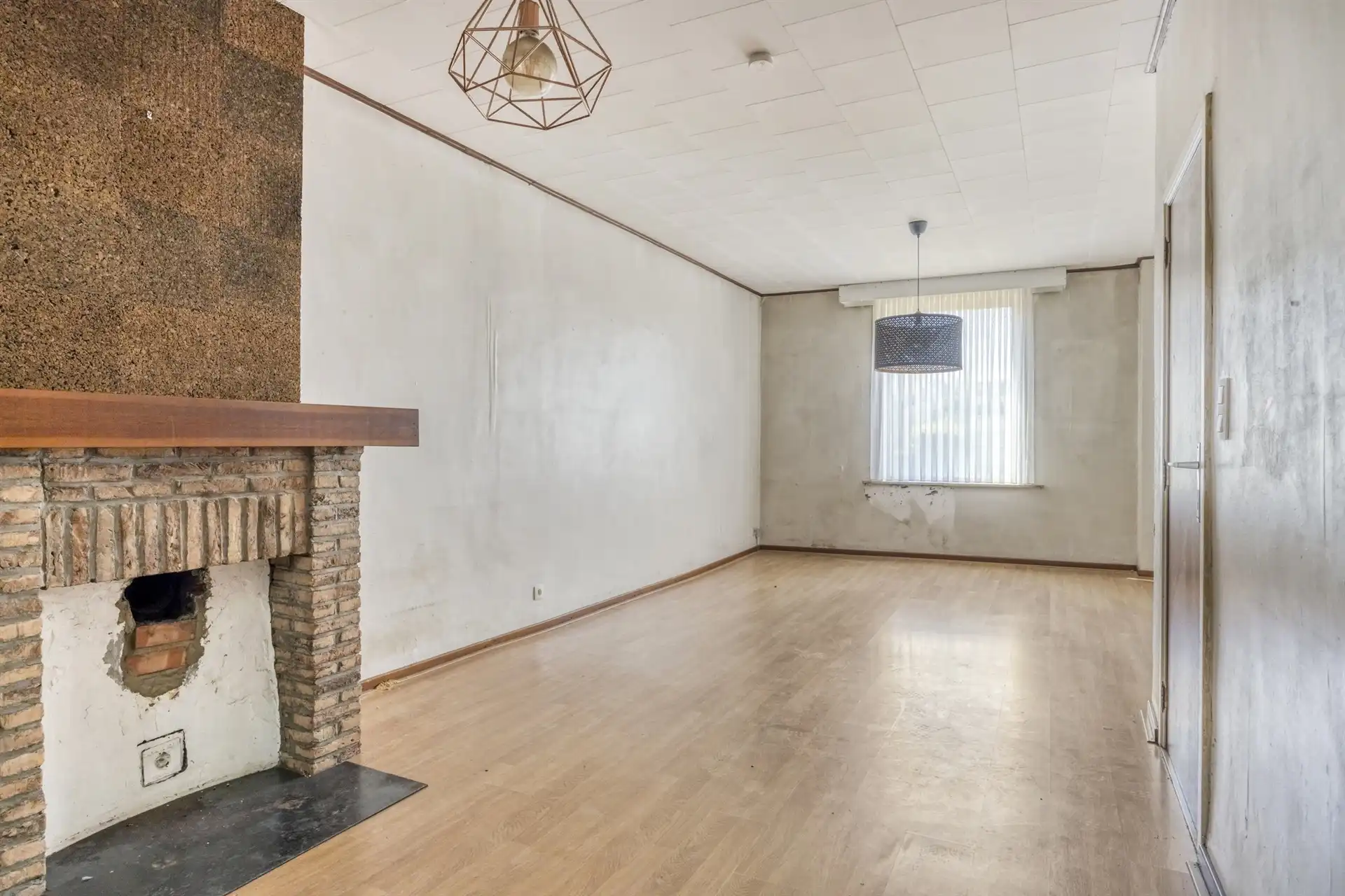 Te renoveren woning met 4 kamers foto 2