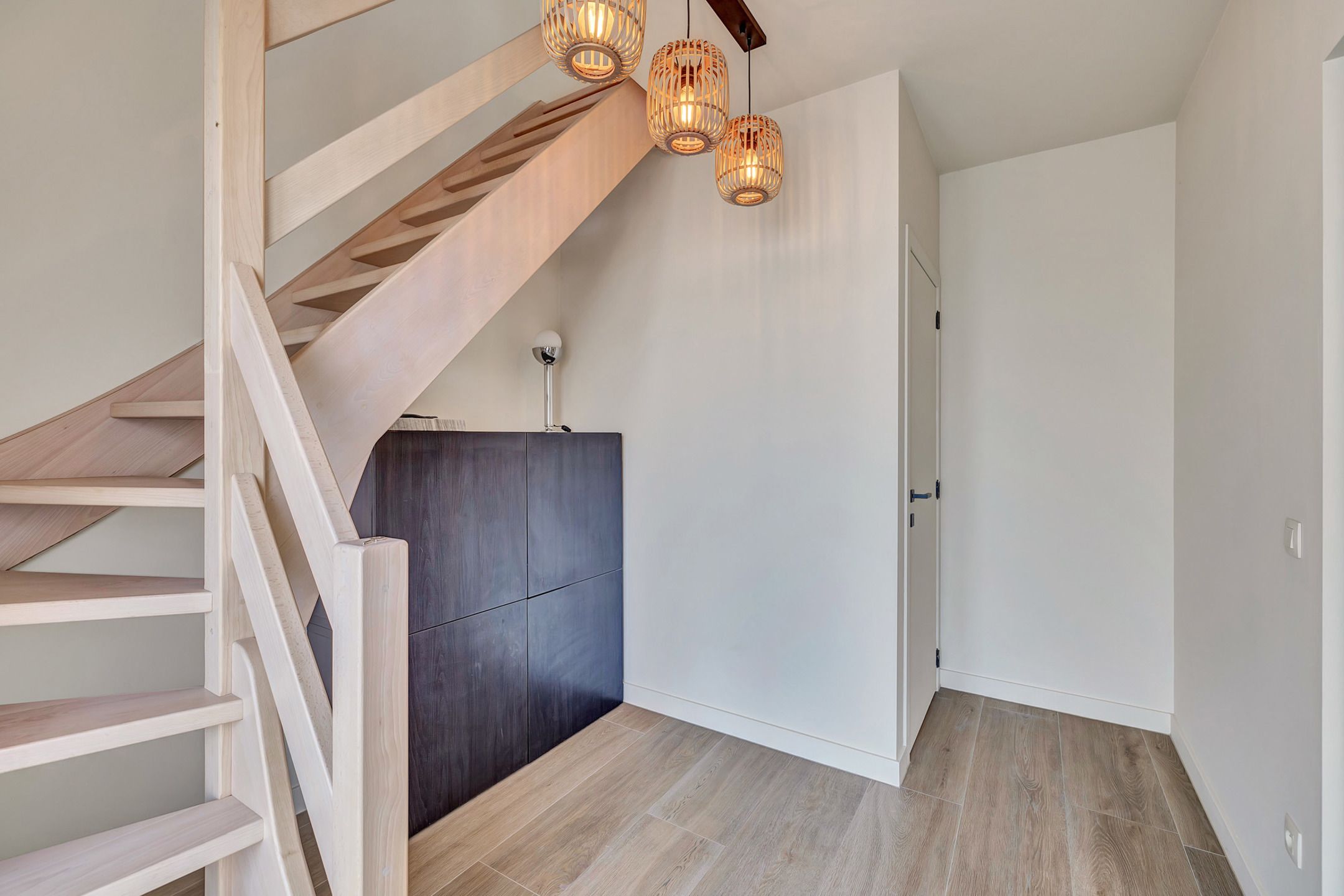 Prachtige woning met 4 slpks, tuin en garage foto 2