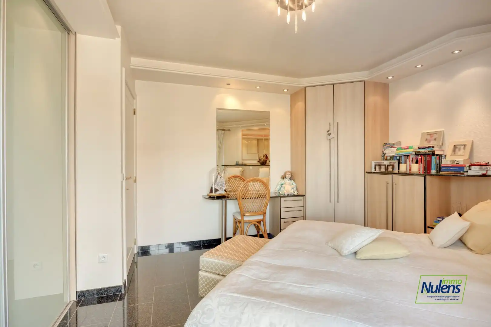 PRACHTIG APPARTEMENT van 105 M² met 2 SLAAPKAMERS,  2 TERRASSEN EN AUTOSTANDPLAATS IN HARTJE LANAKEN! foto 19