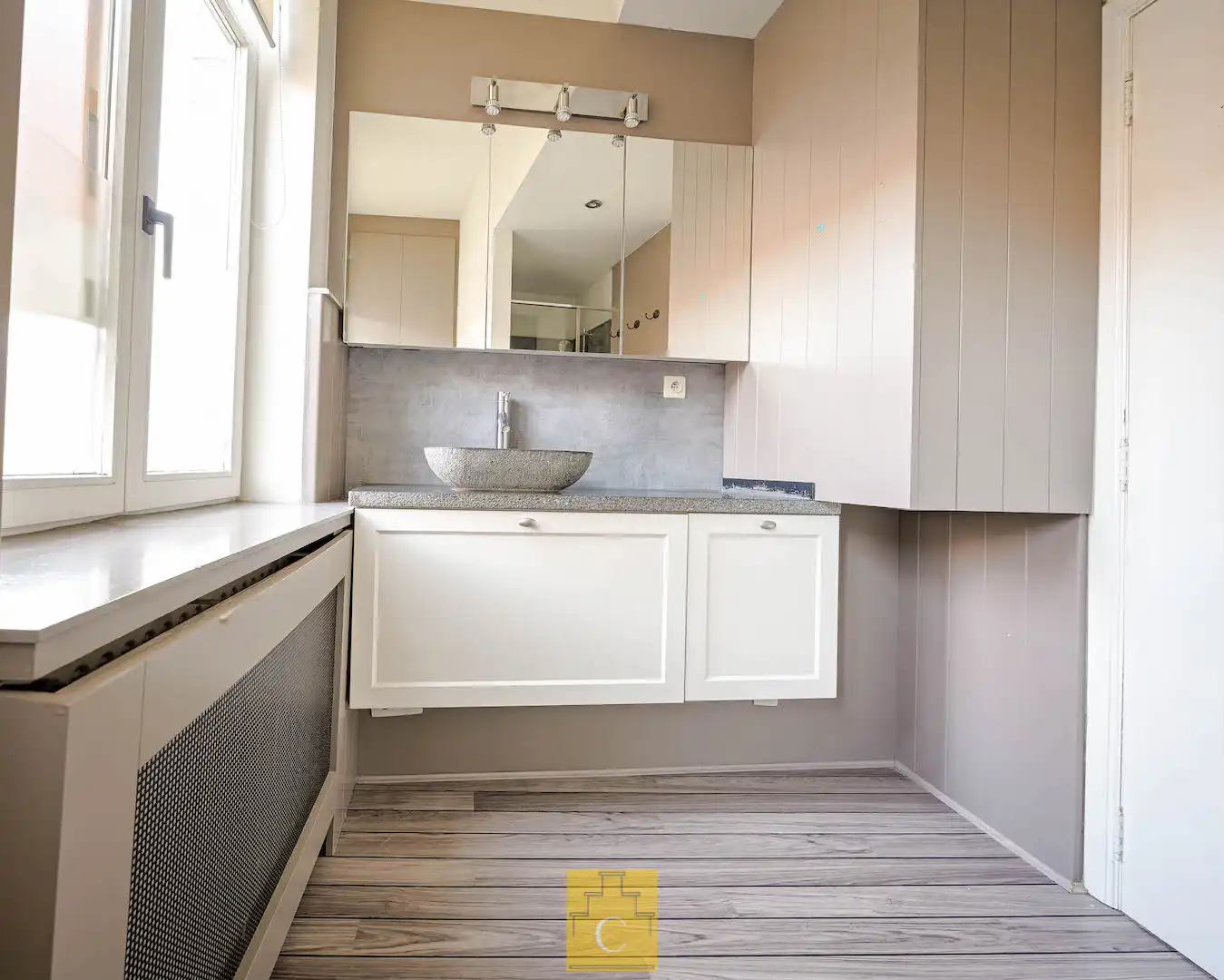 Instapklare trapgevelwoning met zonnig terrastuintje en grote berging, centrum, rustige straat omgeving ’t Zand foto 18