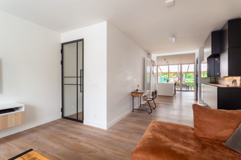Prachtige instapklare woning met zee van ruimte, ruime tuin!!! foto 17