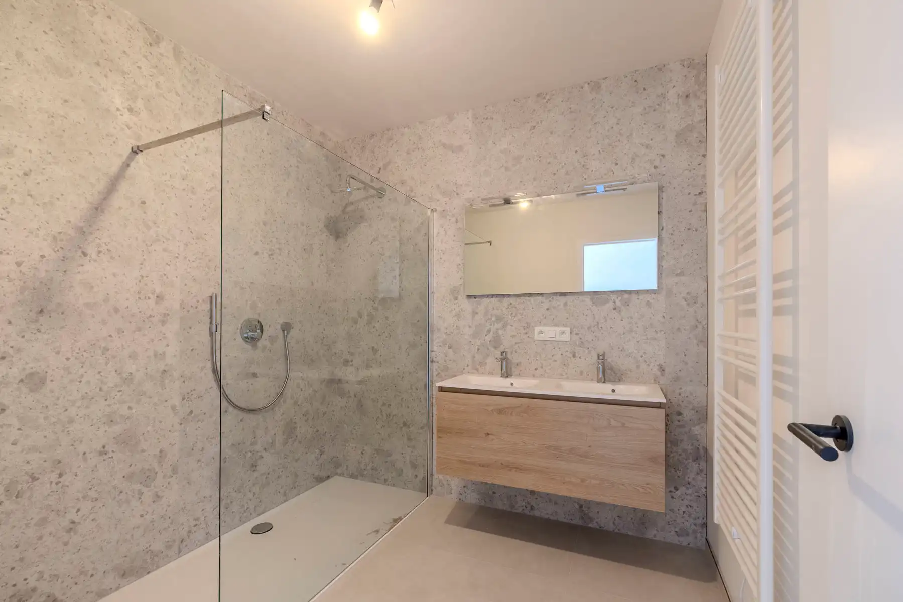 Nieuwbouw woning met 4 slaapkamers foto 18