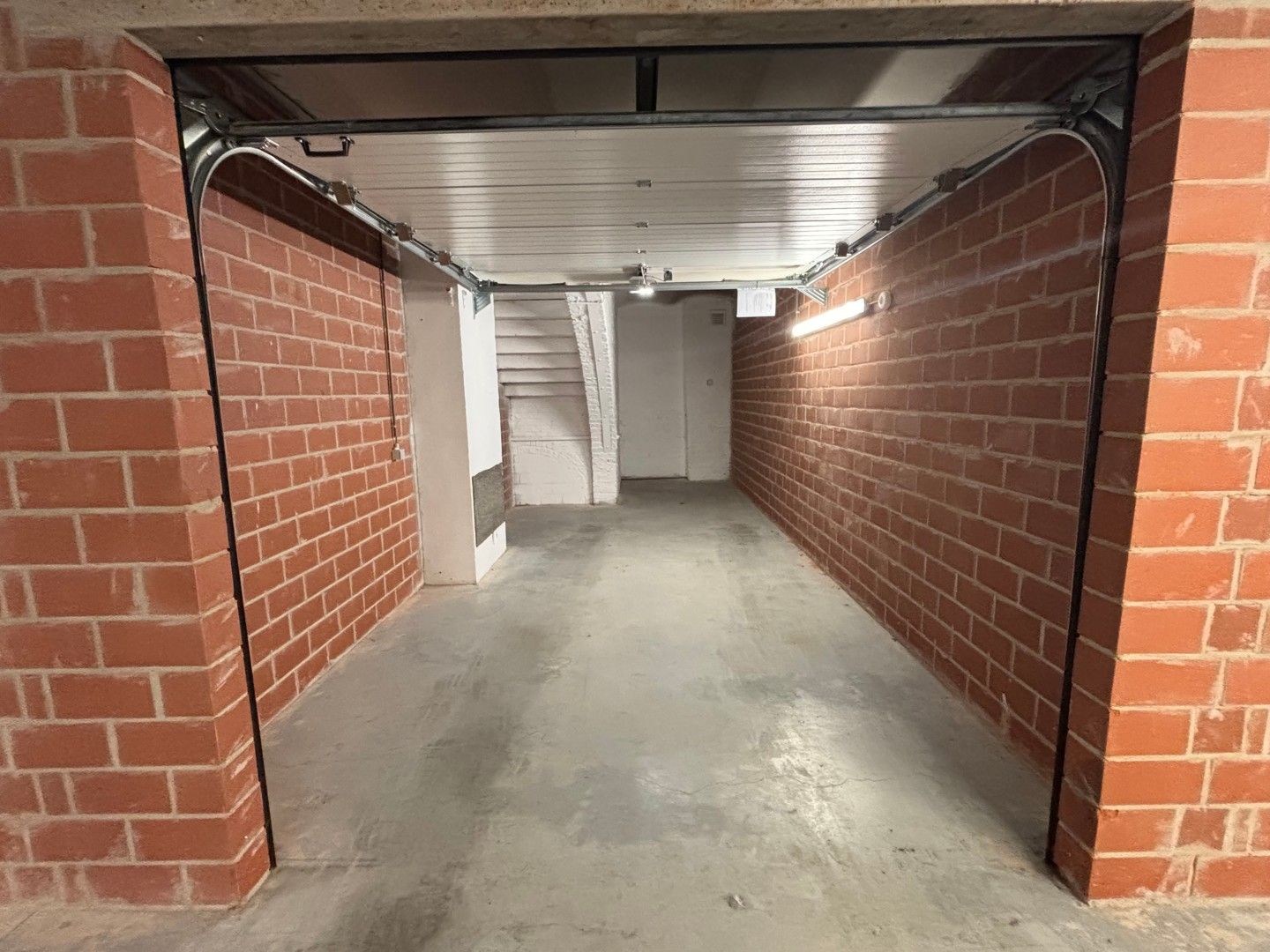 Garage te huur foto 3