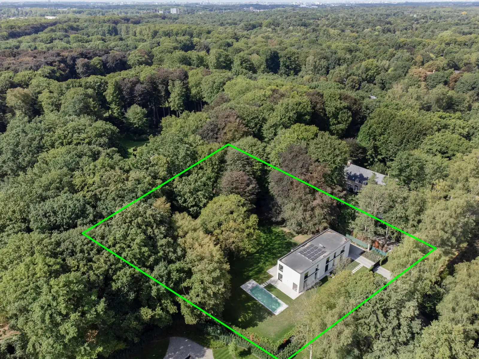 IN OPTIE: Exclusieve villa op toplocatie foto {{pictureIndex}}