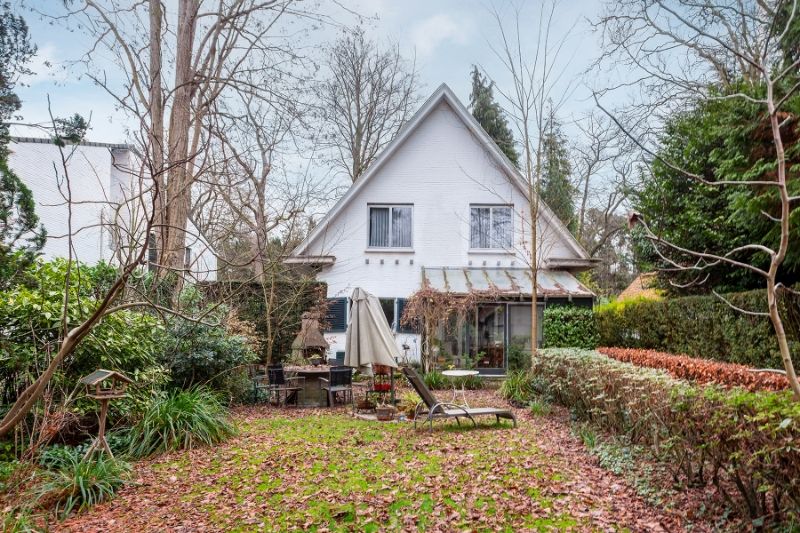 Toplocatie! Uiterst charmante villa met een zee van ruimte, Z-W tuin! foto 2