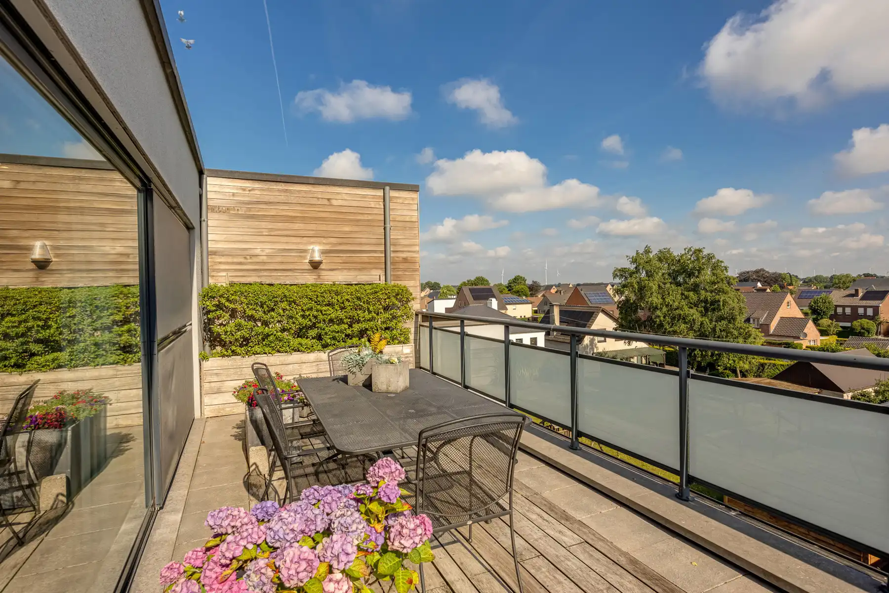 Ruim dakappartement met 2 slaapkamers en terras van ca. 155m². foto 18