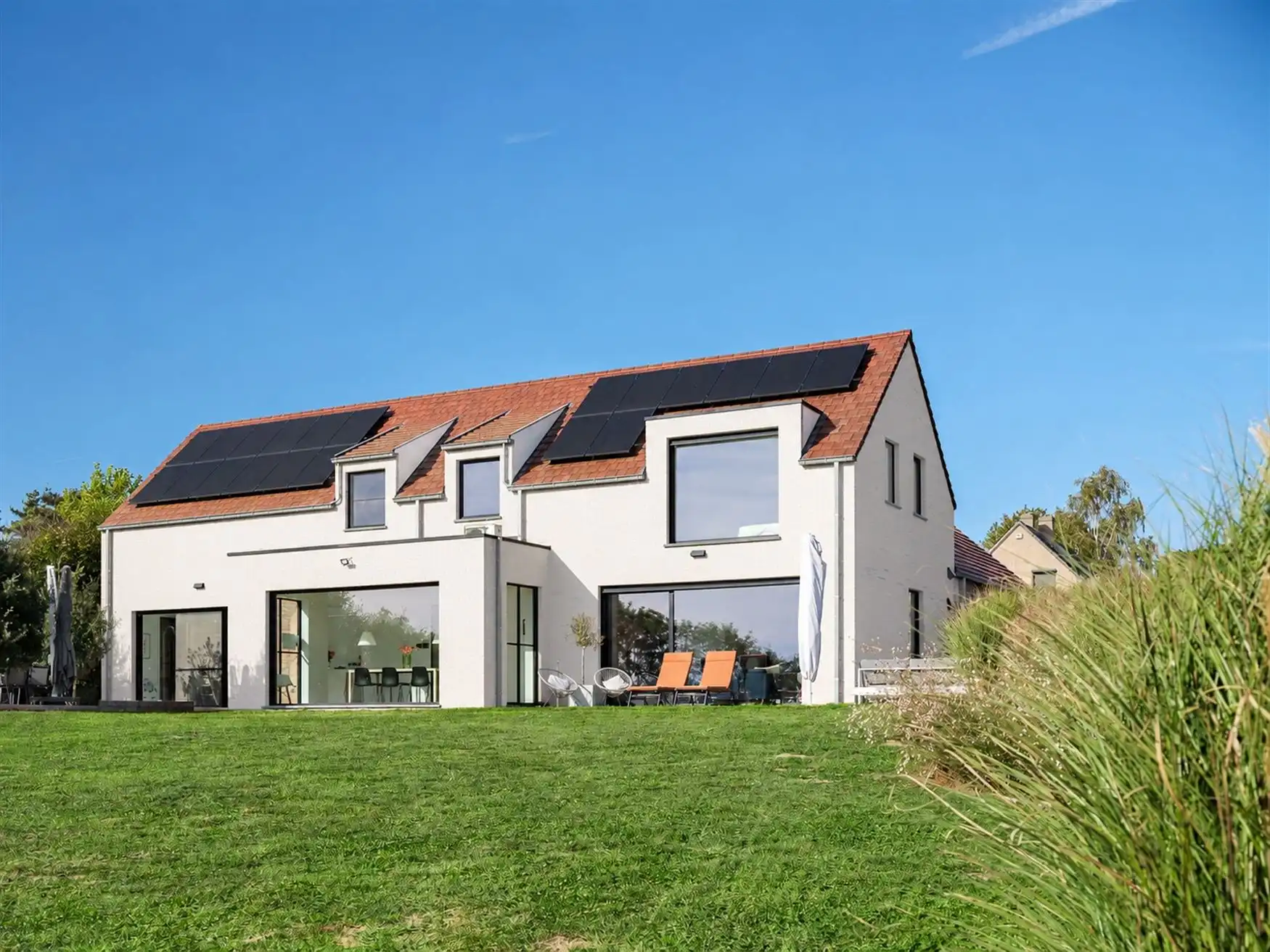 Ruime villa met weids uitzicht in Moregem foto 18