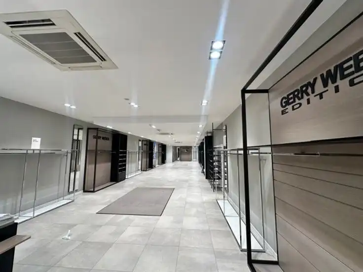 Handelsruimte te huur op toplocatie in Aarschot – ca. 380 m² winkeloppervlakte foto 3