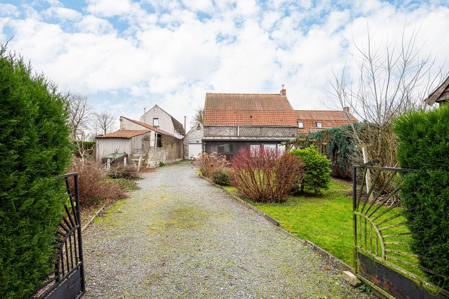 Te renoveren woning met veel potentieel te Bentille foto 24
