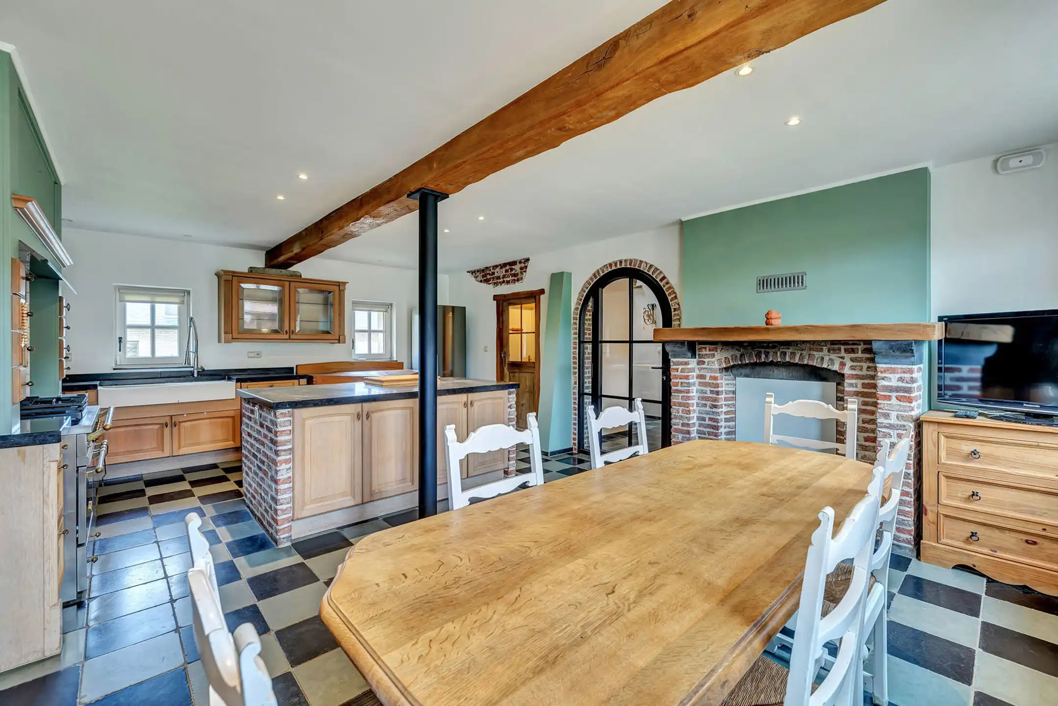 Unieke landelijke woning met zwembad te huur foto 3