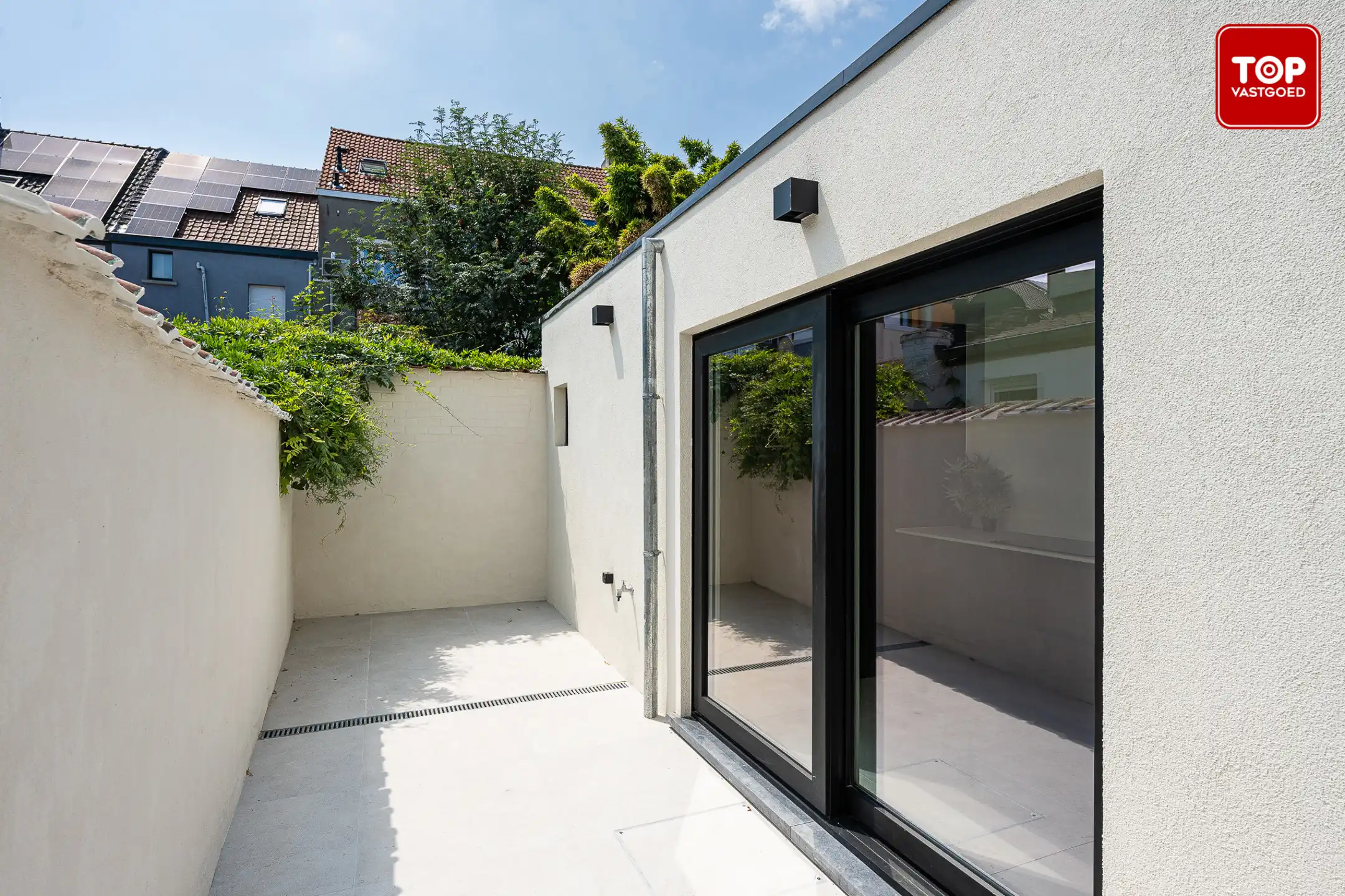 Instapklare, totaal gerenoveerde woning op toplocatie! foto 12