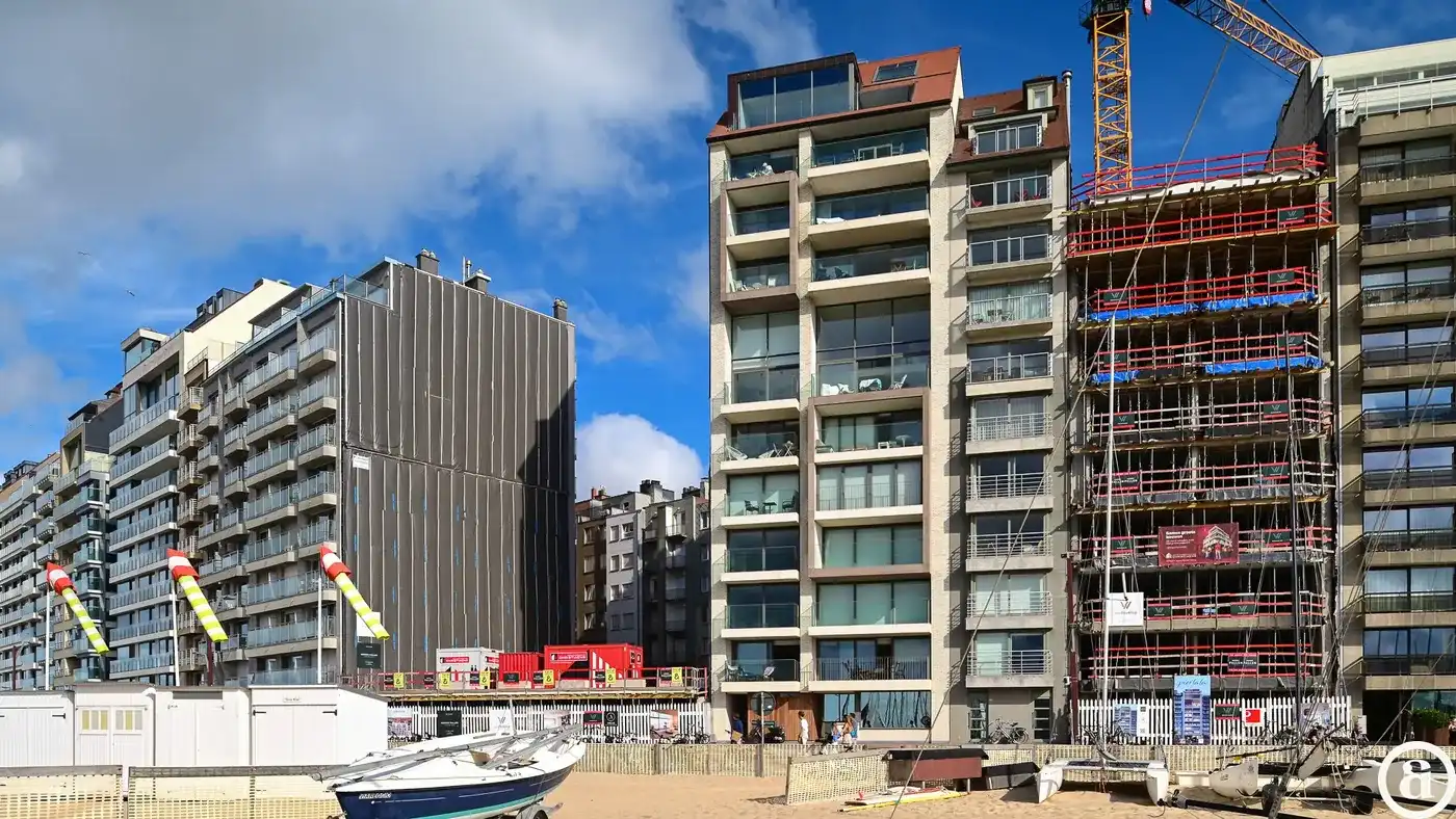 Instapklaar 2 slaapkamerappartement met frontaal zeezicht foto 11
