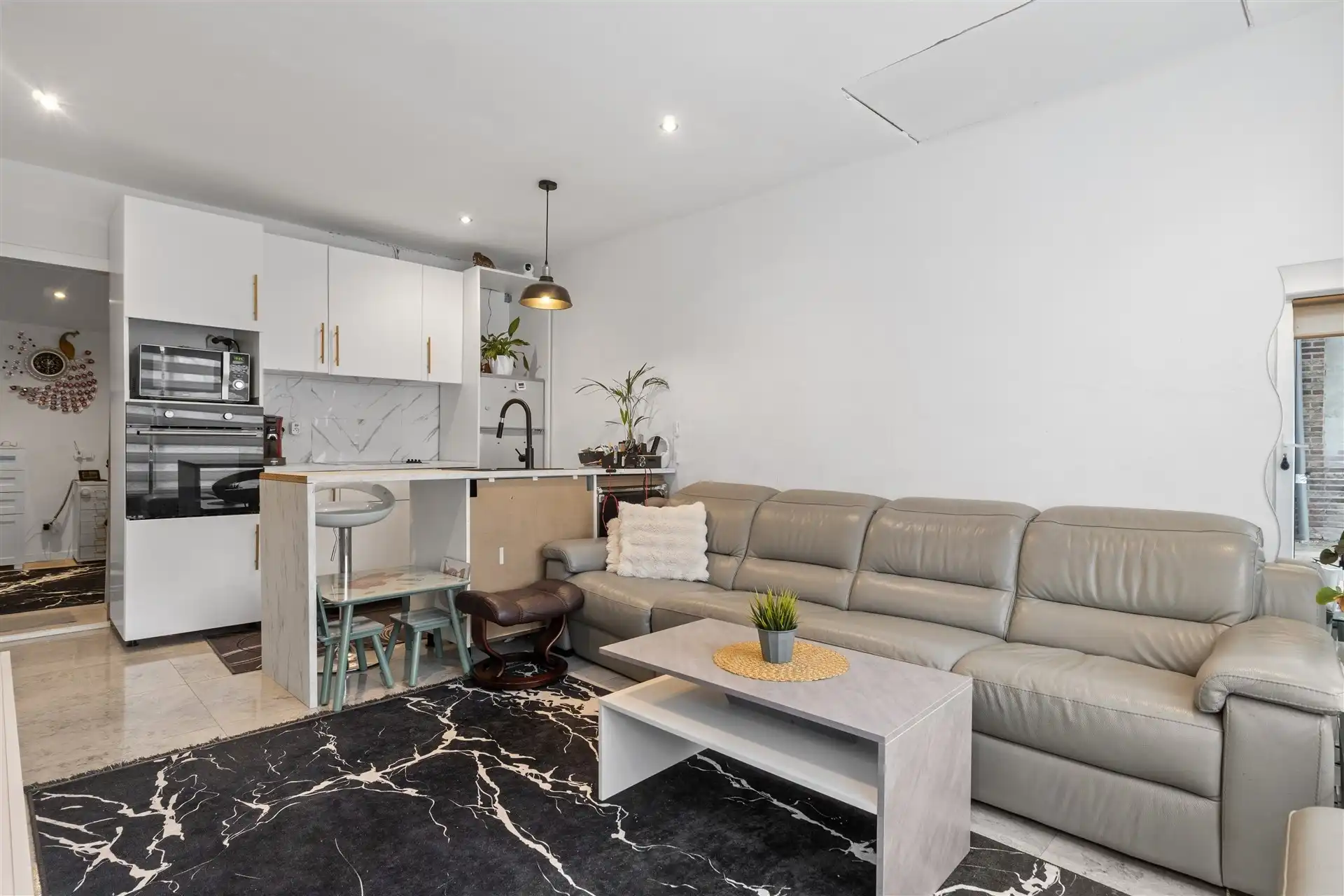 Instapklare, halfopen bebouwing, met 6 slaapkamers, op 329m² grond te Overmere.  foto 17