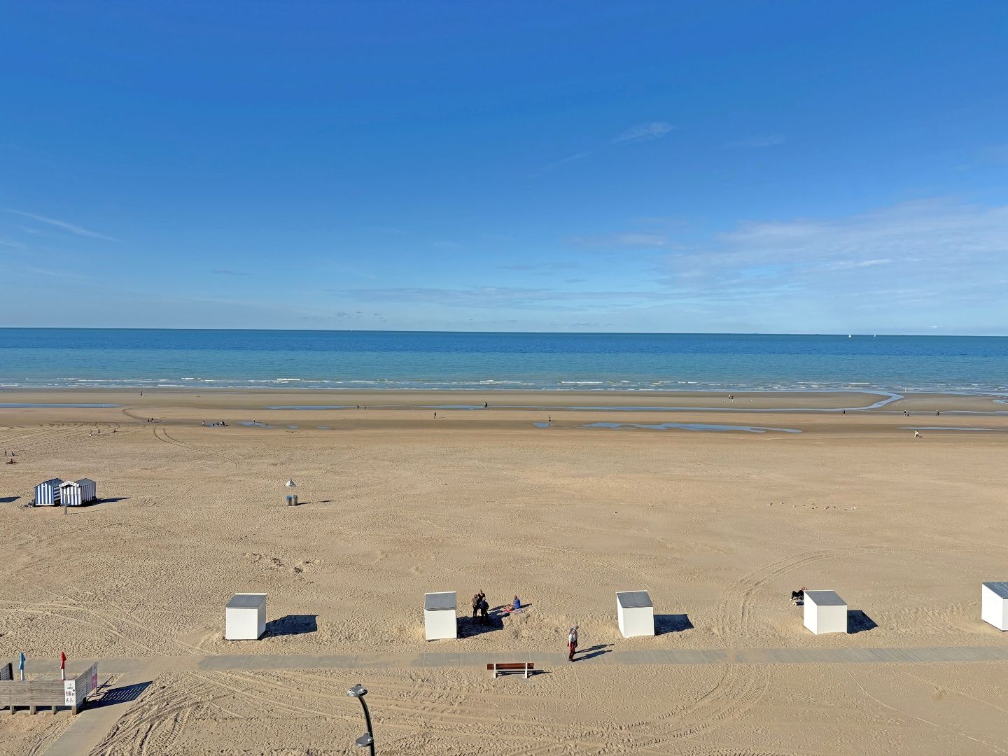 Instapklaar appartement op de zeedijk van De Panne. foto 4
